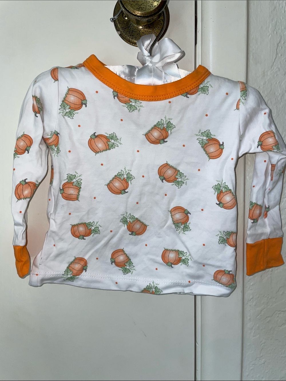 Pumpkin Print Long-Sleeve Pajama Set - White & Orange